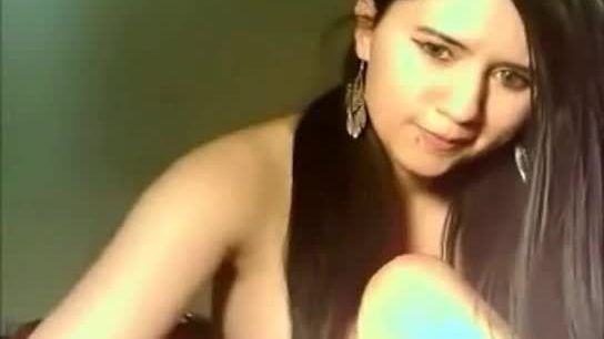 Morena novinha gozando na webcam